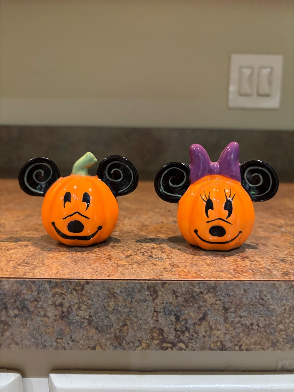Pumpkin Mickey & Minnie Halloween salt and pepper shakers home decor